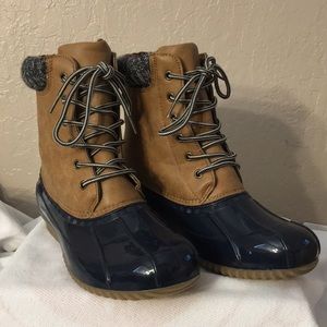 Cold weather duck style boot